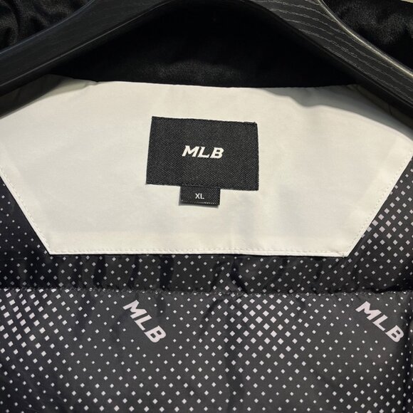 MLB White Down Jacket - Picture 9 of 9